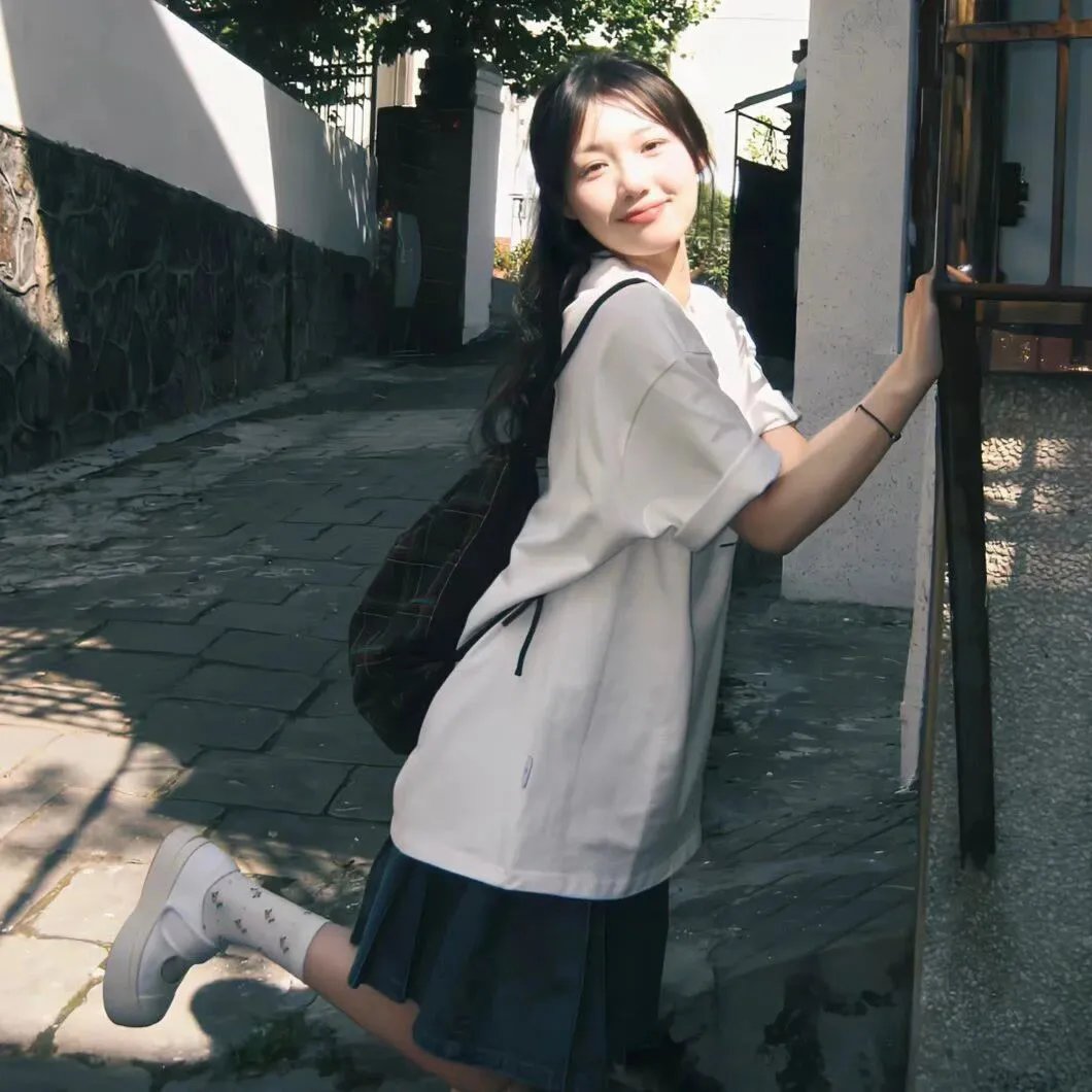 她回来的那天海报